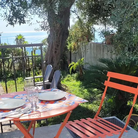 לינה וארוחת בוקר Timpabella House אסראלה